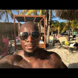 Meet your Posher, Victor